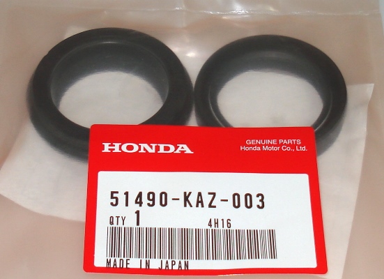 138e24a14e38be5c6de0d4b90ef39dab.jpg OEM Сальник + пыльник вилки Honda 37*50*11 / 37*50,5*10,5, 51490KAZ003, аналог 51490461770, 51490MC5305, 91255MC5003, 51490MY5730, 51490ML7305, 51490MJ8305,