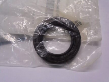 Пыльник колеса Yamaha 93106-28043-00 28*44*7mm
