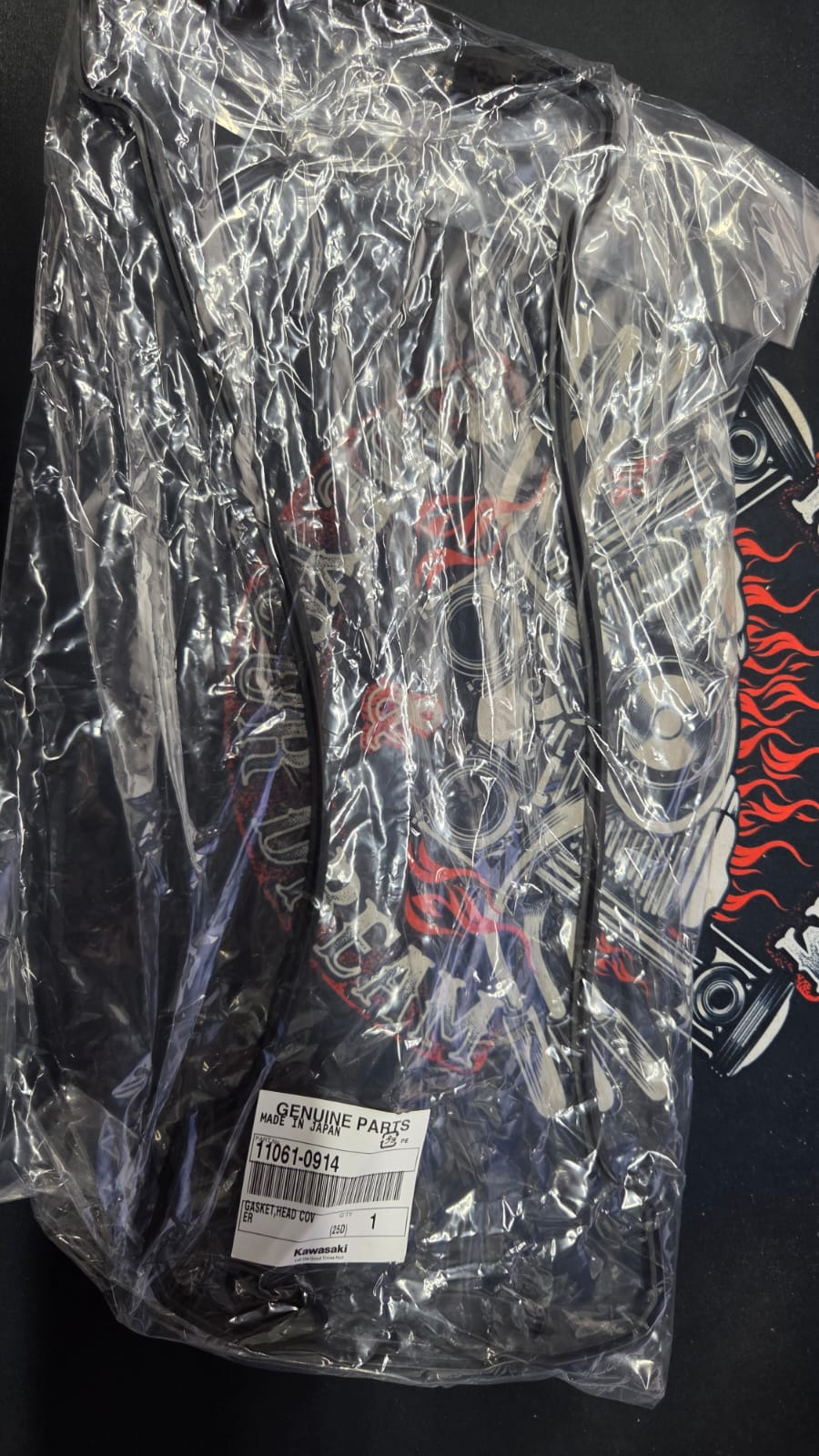 c3d0ad8744abf66e44bd1a529223c213.jpg Прокладка клапанной крышки Kawasaki OEM 11061-0914 Z 1000 KLZ 1000