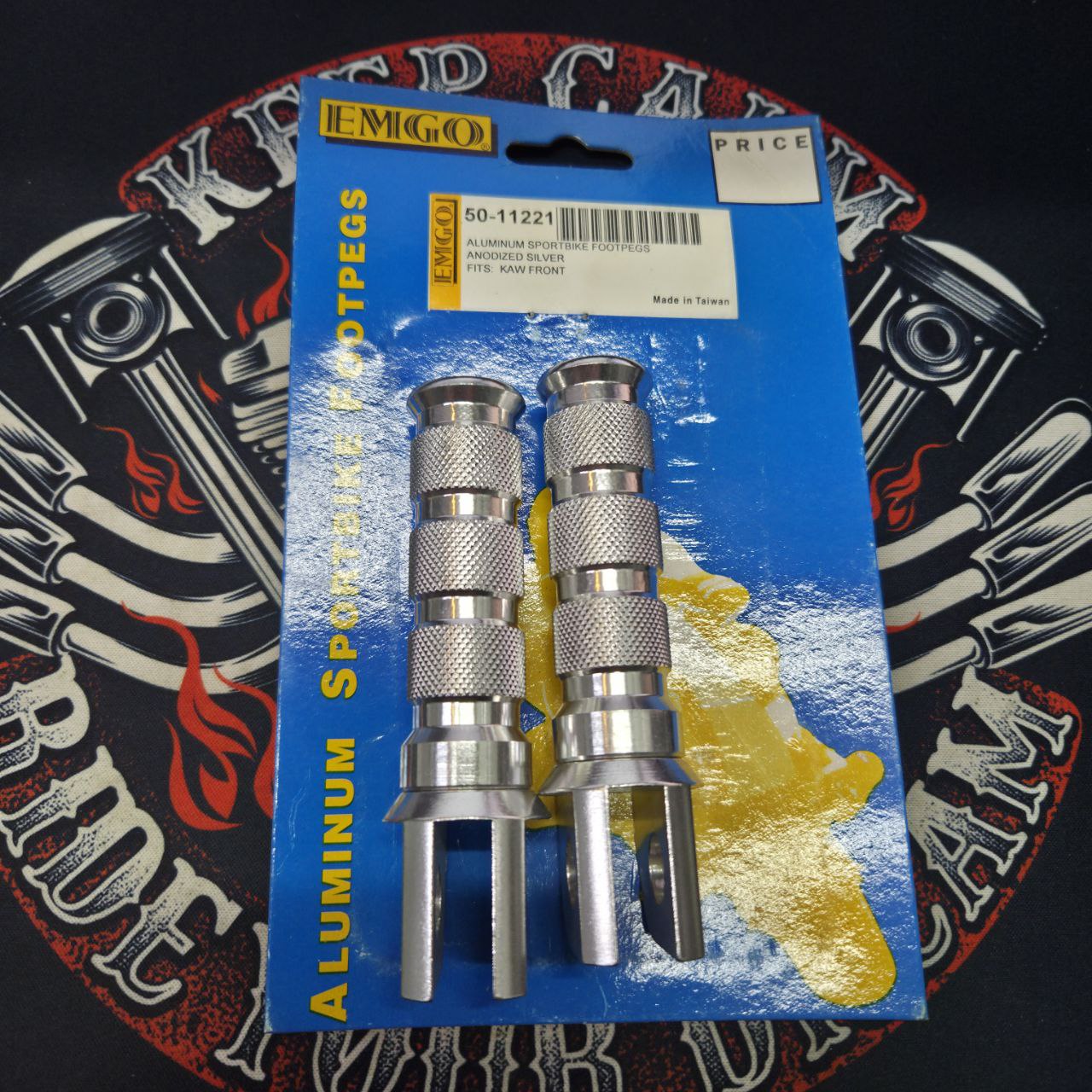 cc7100ea4c7b161f979dff609c86ca77.jpg Подножки водителя EMGO 50-11221 Kawasaki, цвет Серебристый