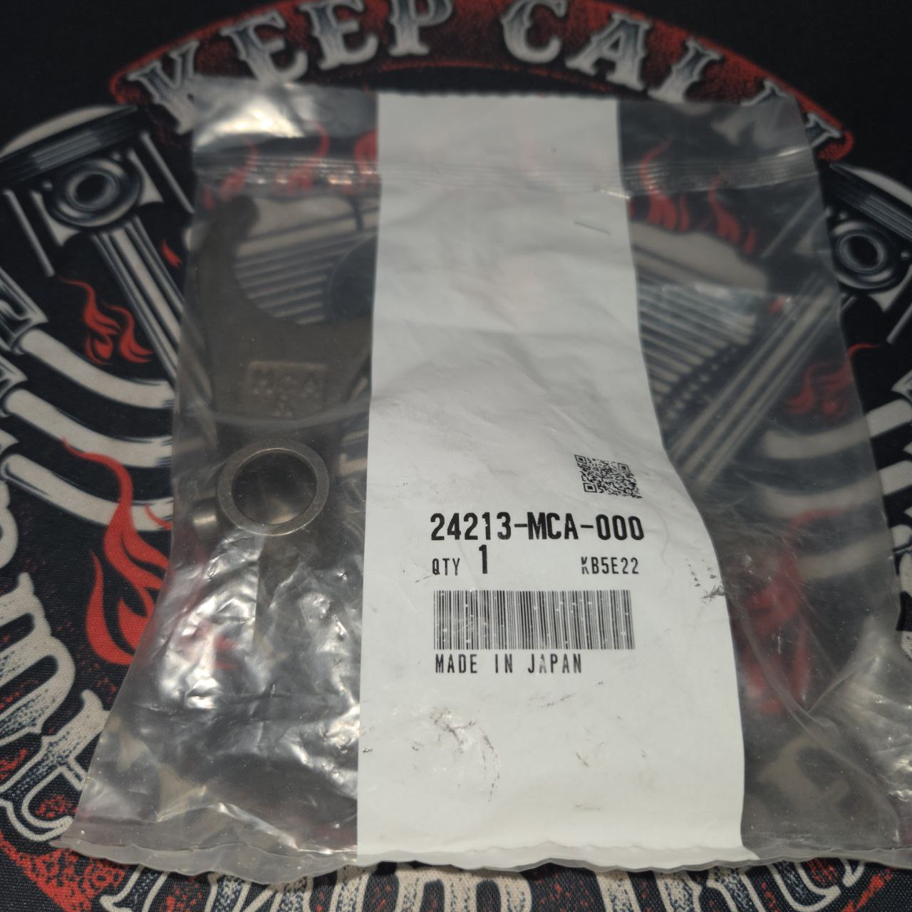 edc67c54189f31900f9d225ff816f116.jpg Вилка переключения передач Honda OEM 24213-MCA-000 GL 1800A Gold Wing